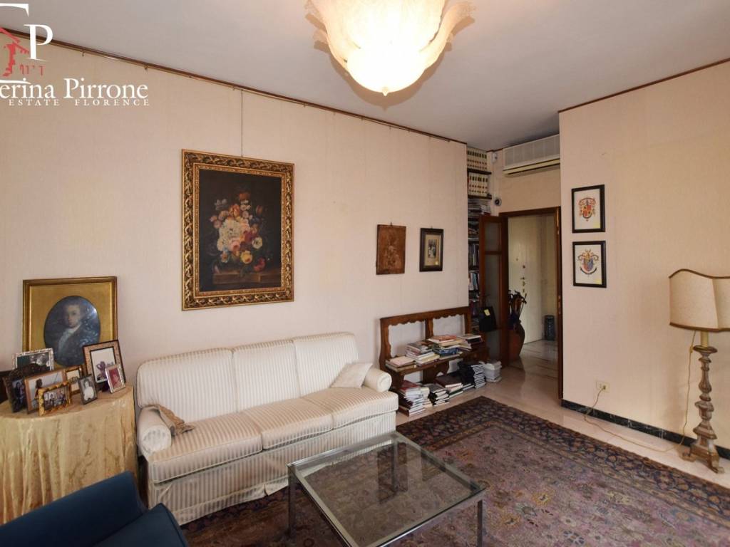 Firenze vendesi attico in via delle Porte Nuove
