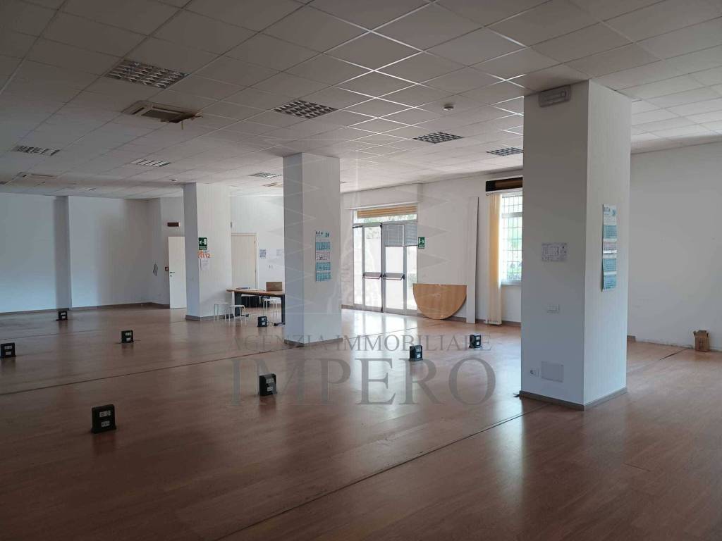 Attività commerciale via cornelio tacito 12/b12/b, centro città, ventimiglia
