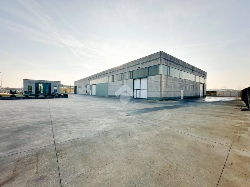 Capannone via dell' industria, isorella