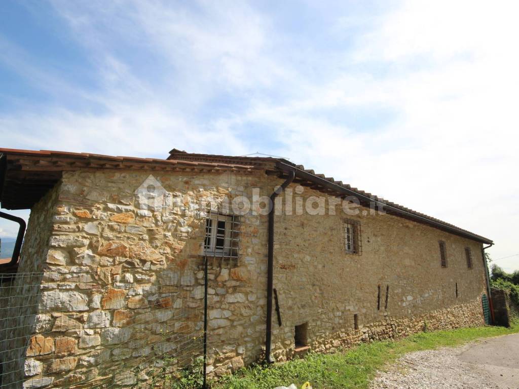 casa colonica rustico in vendita a lucca (23).JPG