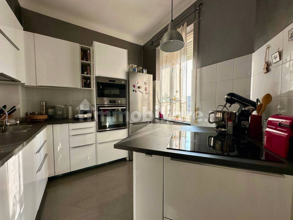 Affitto Appartamento Milano. Bilocale in piazza Isaia Ascoli Graziadio