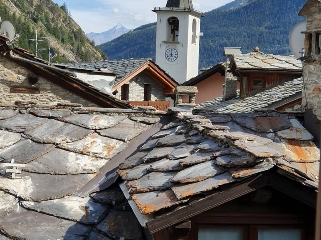 TRILOCALE RISTRUTTURATO VERRAND - COURMAYEUR