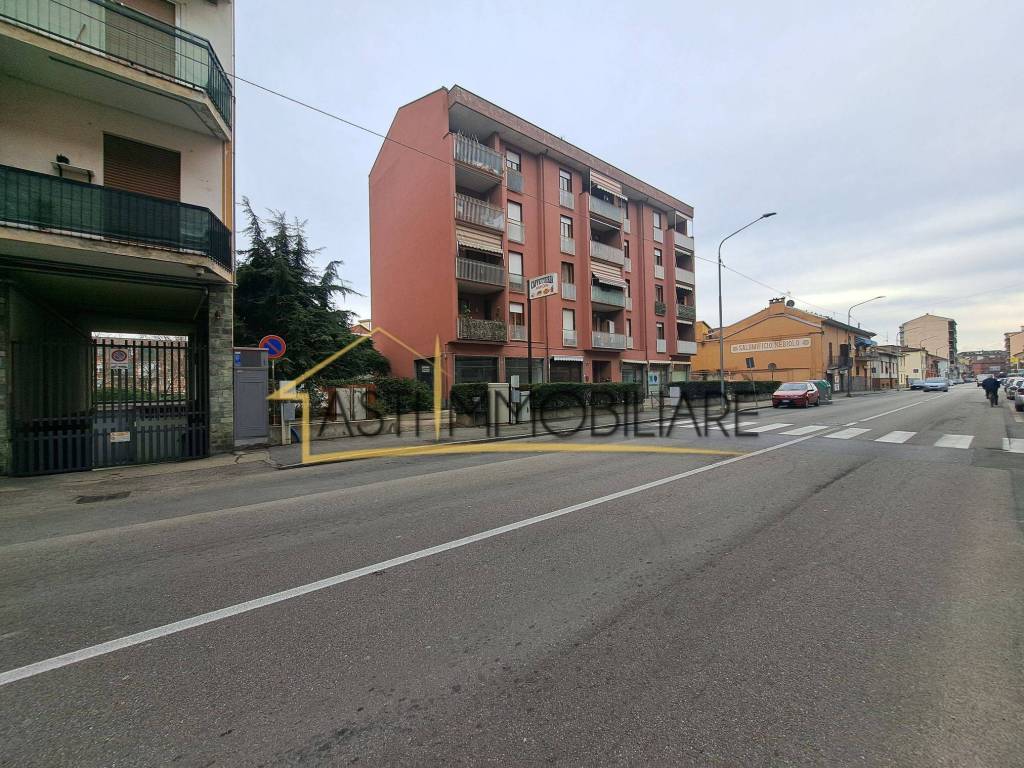 Locale commerciale corso casale 97, corso alessandria, asti