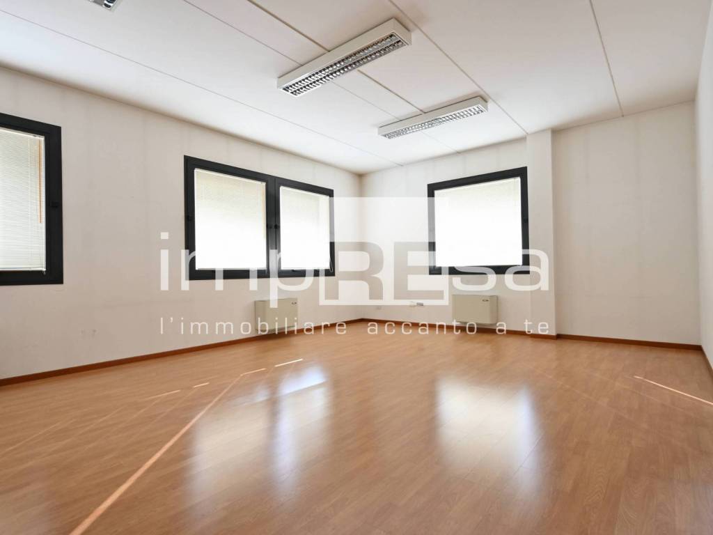 Ufficio - Studio Maggiore Giovanni Piovesana 13A, Conegliano, Rif.  109443299 - Immobiliare.it