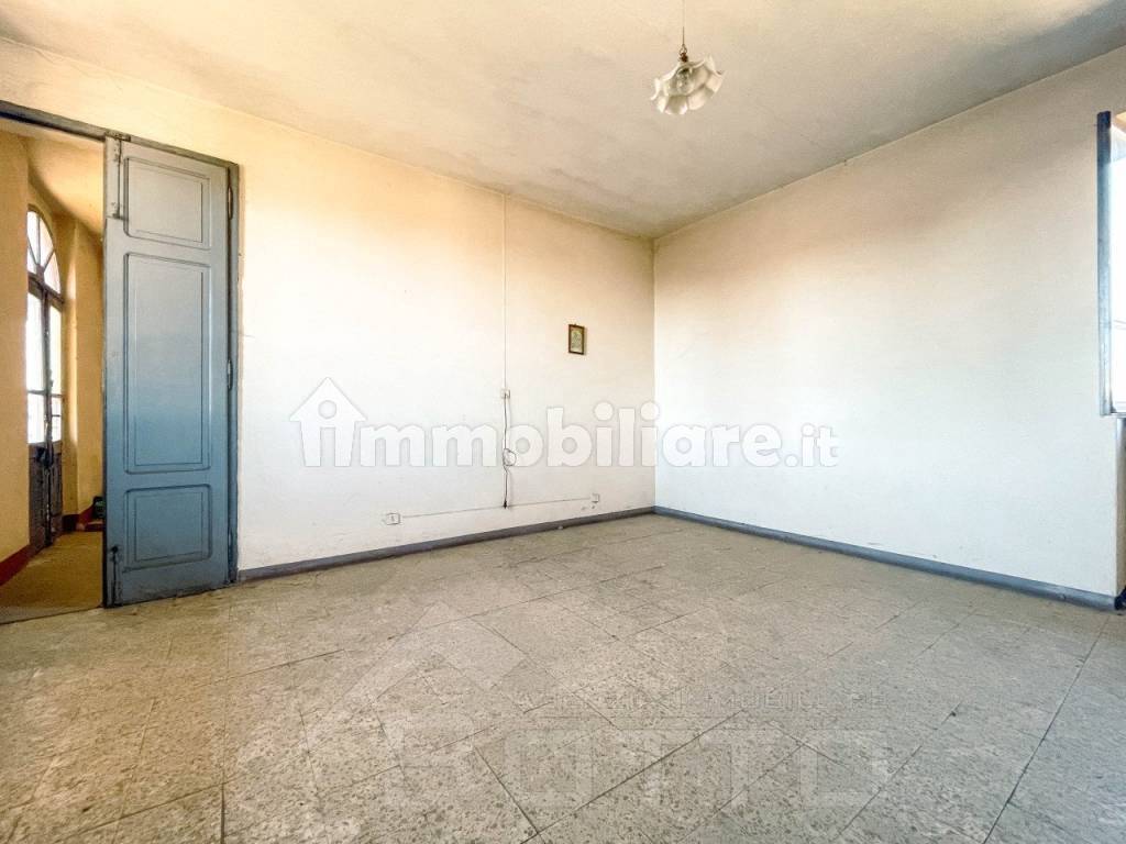 casa vendita garagllo stanza1