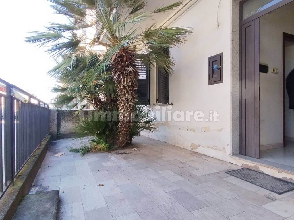 cortile all'ingresso