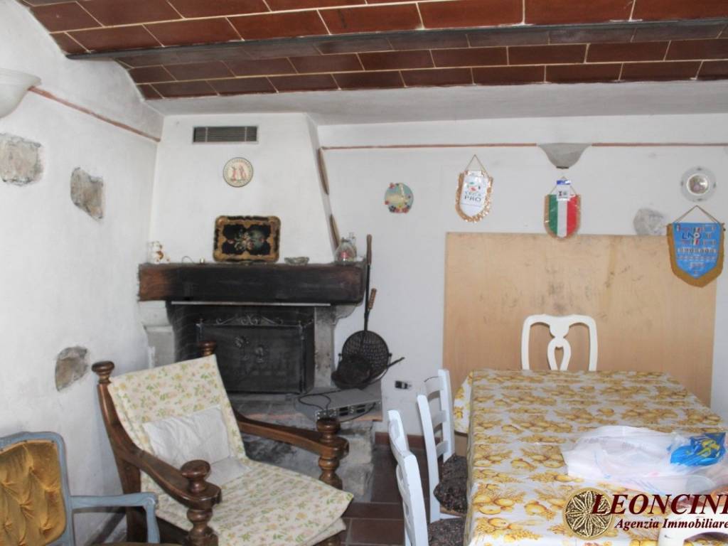 vendita-rustico-in-centro-storico-massa-carrara-rif-a387-a387-rustico-in-paese-9mcedmxh.JPG