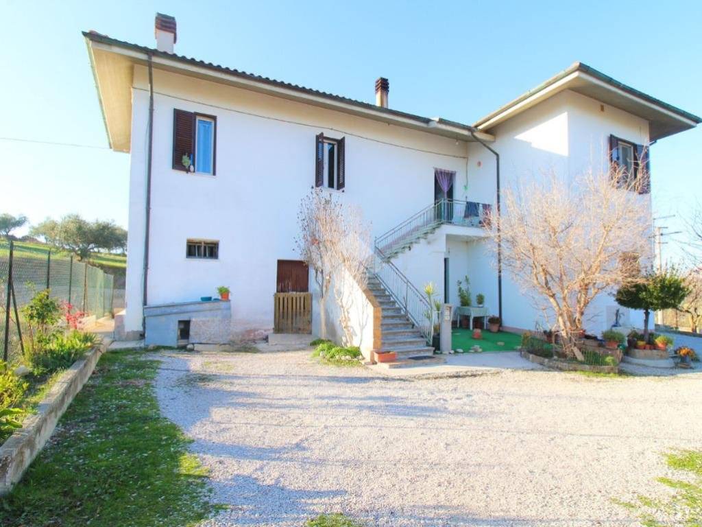 Terratetto unifamiliare contrada tanesi 22, roseto degli abruzzi