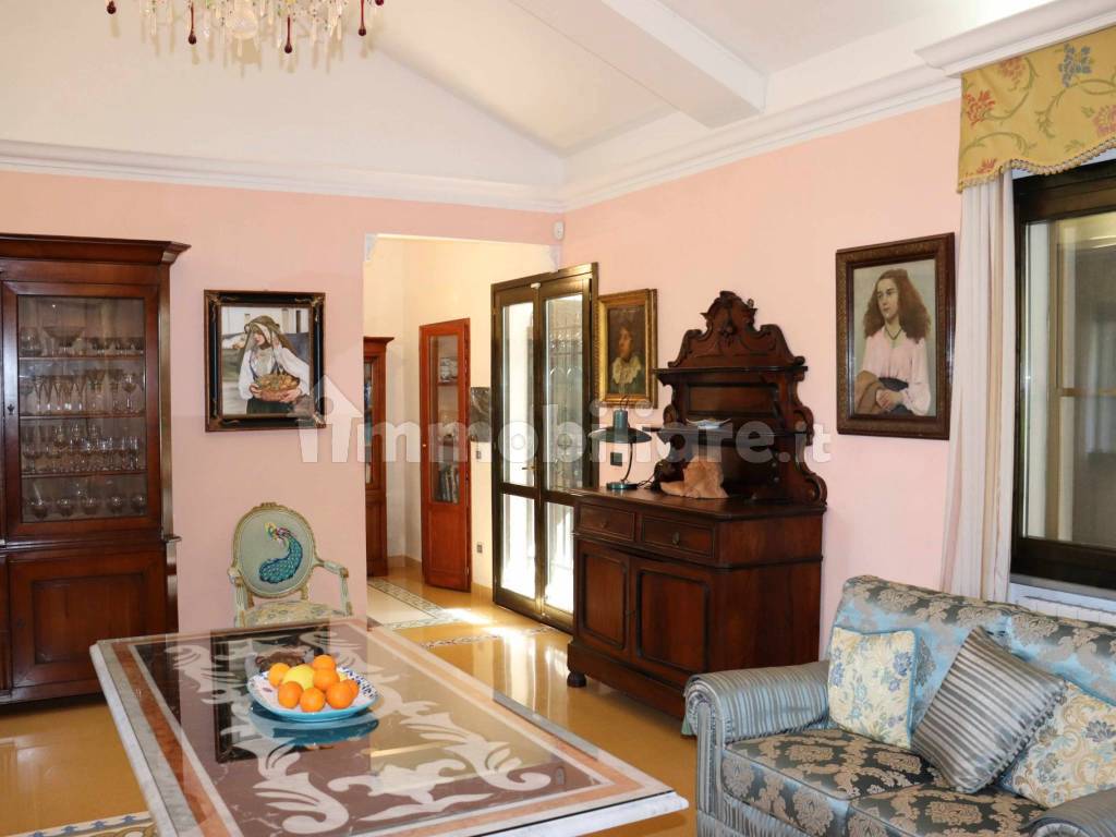 Salone