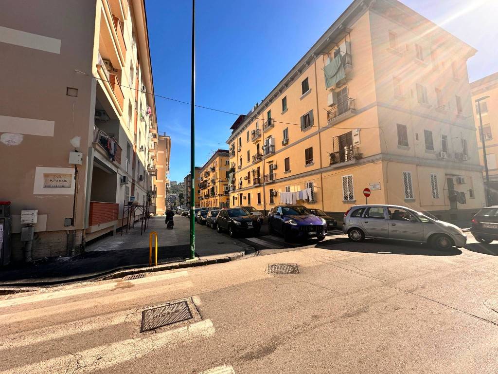 Vendita Appartamento Napoli. Trilocale in via Nino Bixio. Da