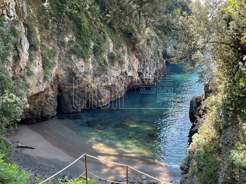 accesso della casa alla spiaggia della Caletta