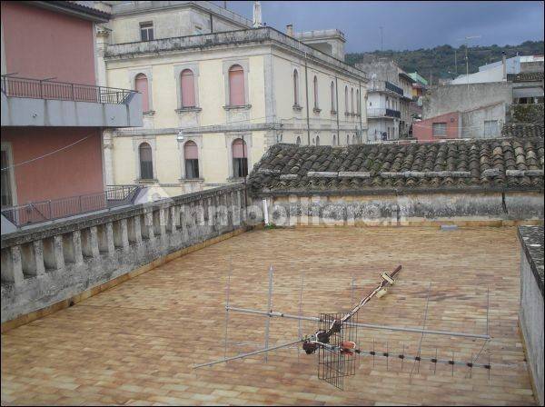 TERRAZZA CON AREA LIBERA