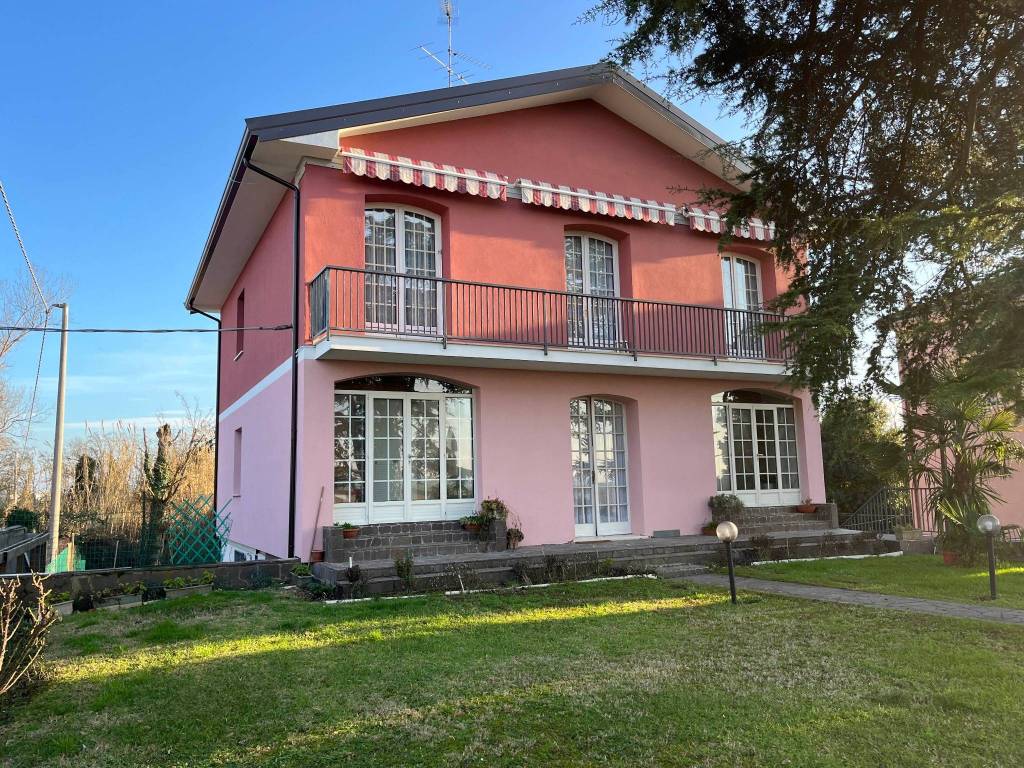 Villa unifamiliare via giuseppe fabbri 623, fabbri - fossanova, ferrara