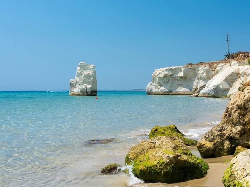 avola-sicilia-spiagge-attrezzate.jpg