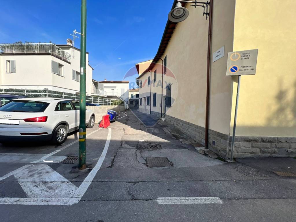 FACCIATA ESTERNA DA STRADA