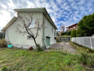 Foto - Vendita villa con giardino, Galbiate, Lago di Como