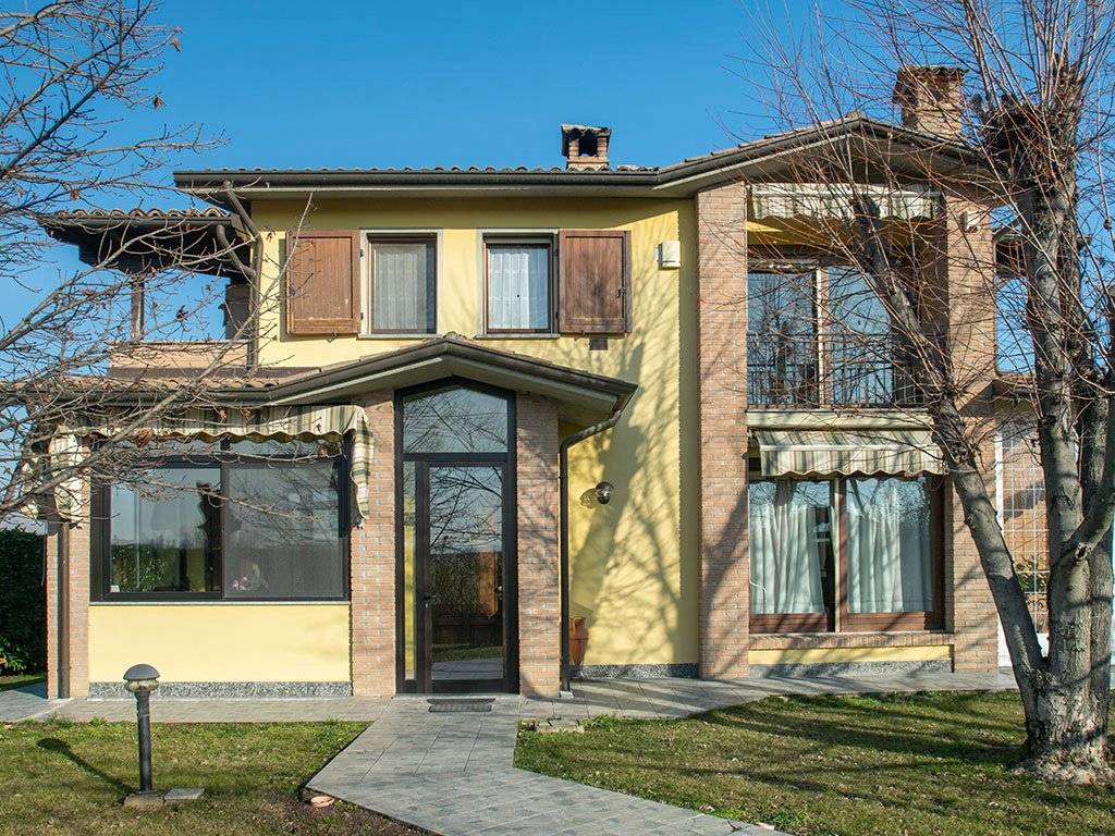 villa indipendente a Rivanazzano Terme