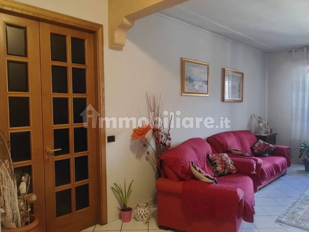 Vendita Appartamento in via Giuseppe Valentini 1. Prato. Ottimo stato