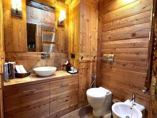 VENDITA COURMAYEUR - BAGNO CON BOX DOCCIA