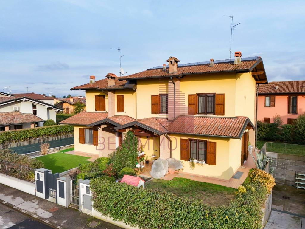 Villa bifamiliare in vendita Manerbio (BS) (164).j