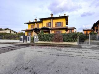 Villa bifamiliare in vendita Manerbio (BS) (121).j