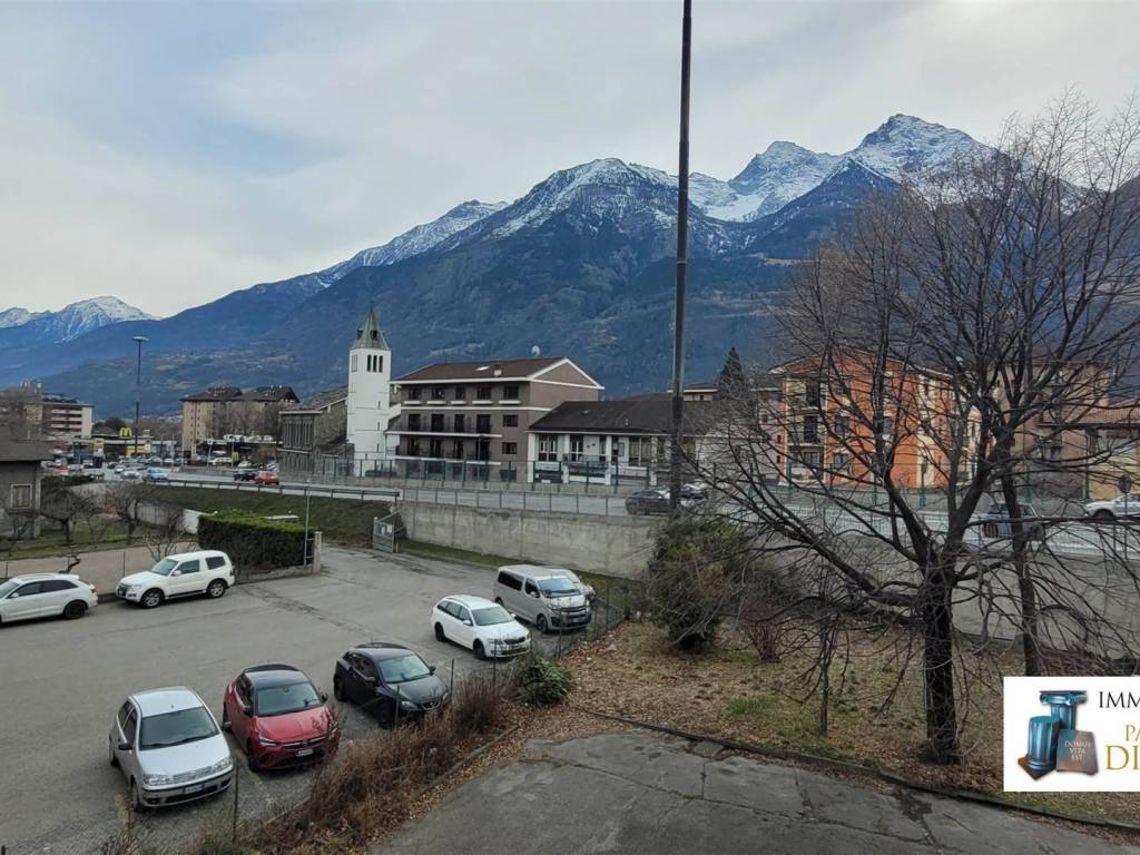 locale commerciale-aosta-centro-ultimo-piano