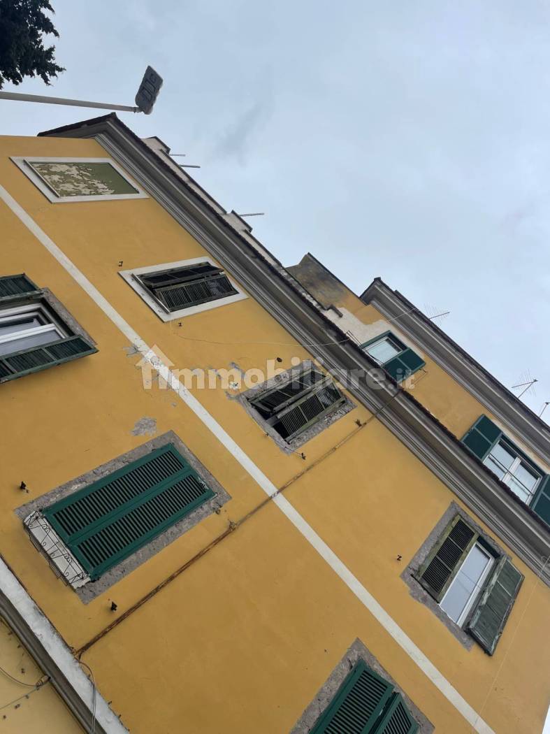 Palazzo - Edificio in vendita a Roma