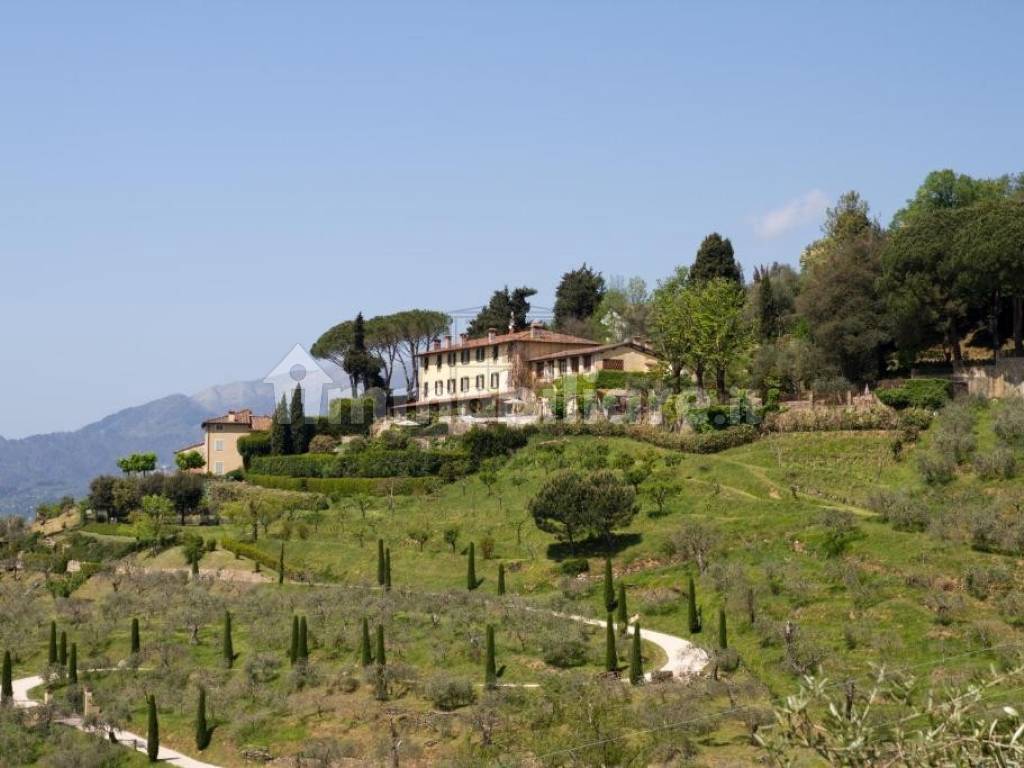 Luxury villa in posizione emozionante (9).jpg