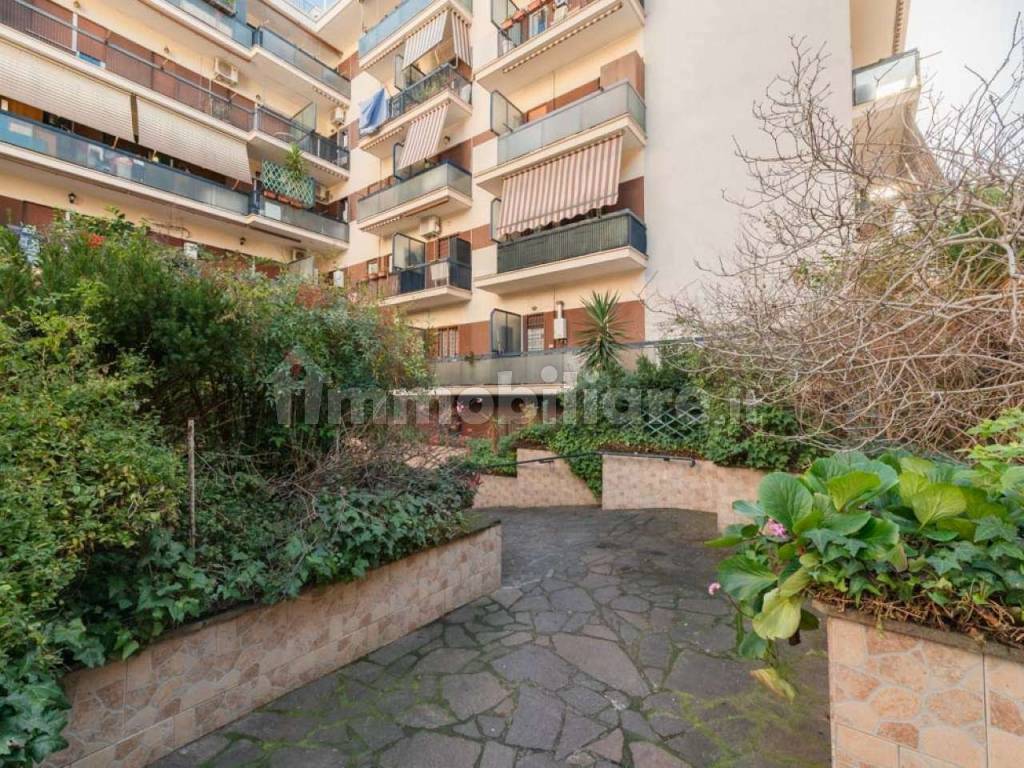 cortile condominiale 