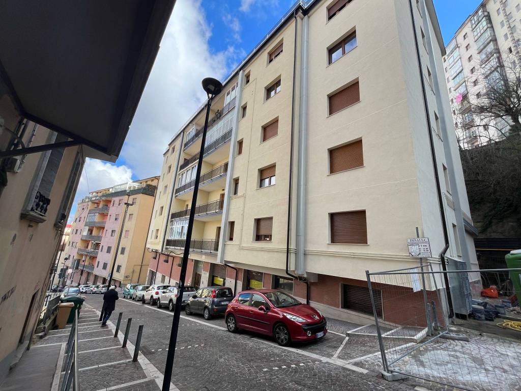 Appartamento via caserma lucania 40, centro, potenza