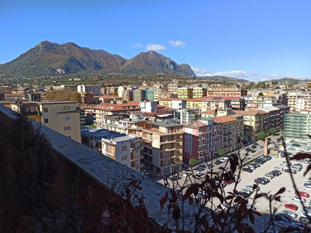 Appartamento via carlo del balzo, centro storico, avellino