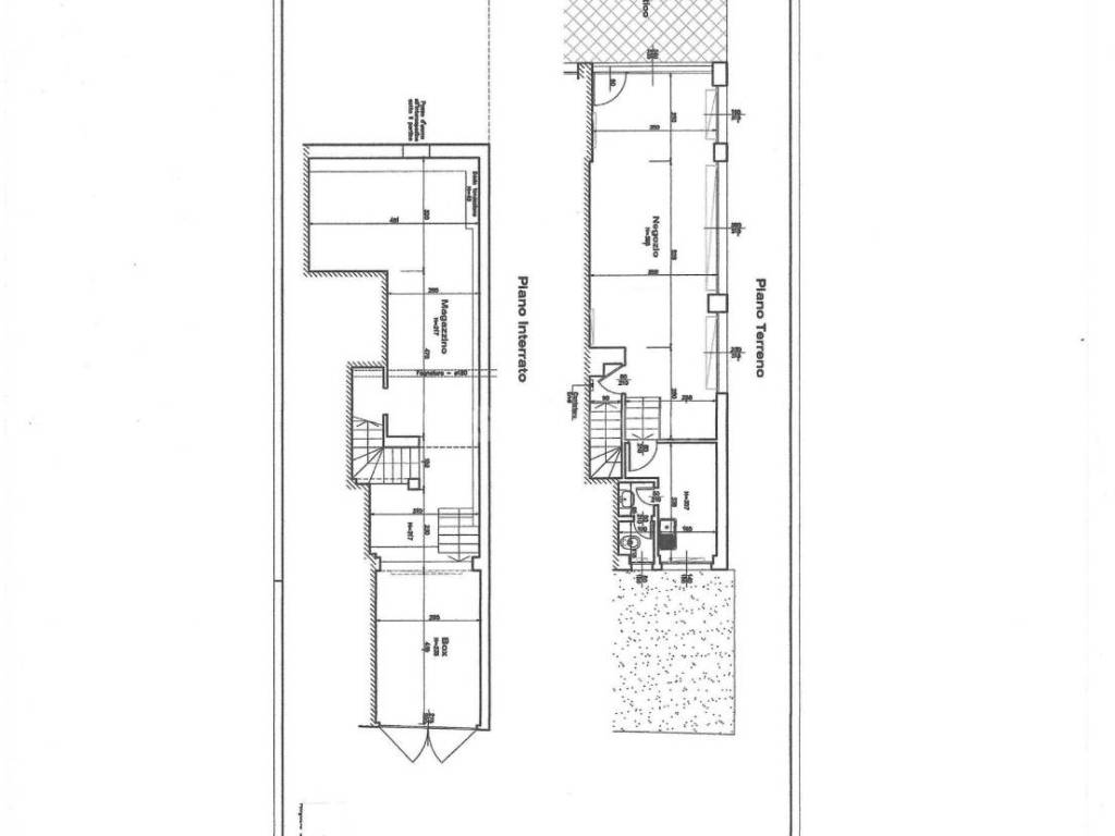 negozio Via Cavour 3 vetrine.jpg