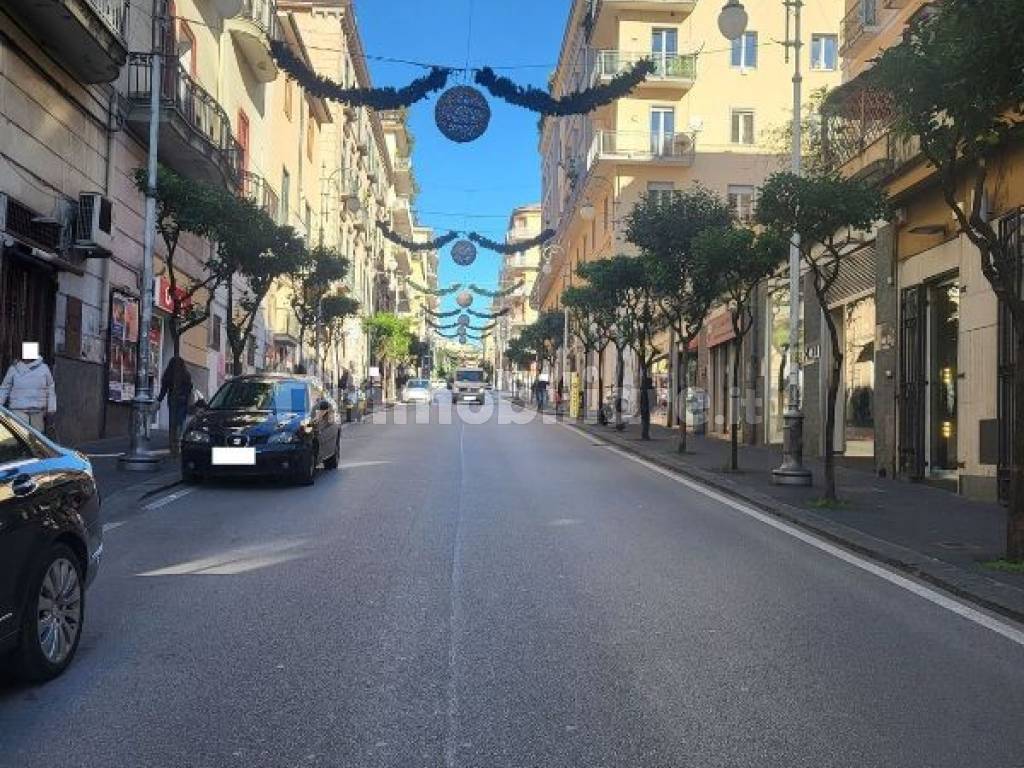 Vendita Appartamento Salerno. Monolocale in via dei Principati. Buono