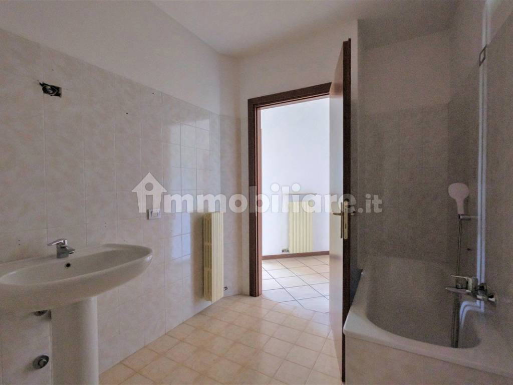 bagno2m.jpg