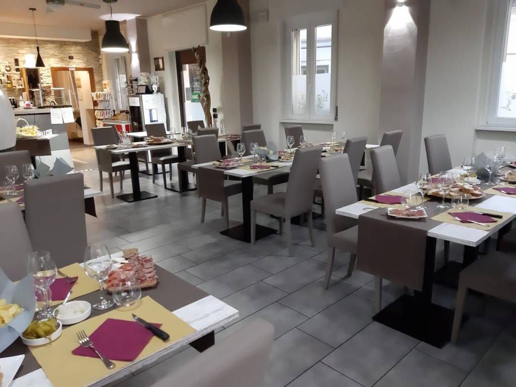 Attività commerciale via roma, limido comasco