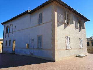 Terrazza e vista facciate laterale e posteriorecon