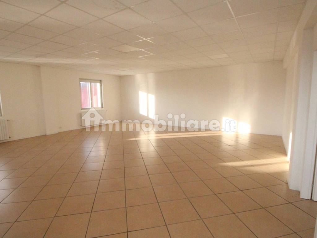 UFFICIO AFFITTO BREGNANO