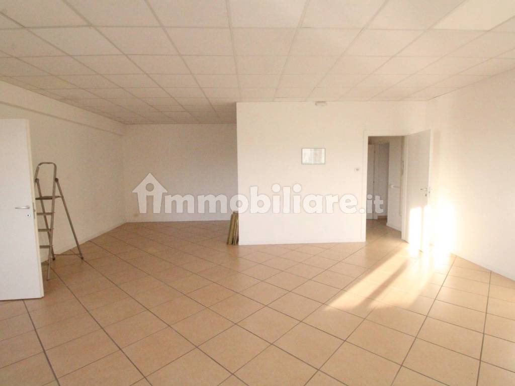 UFFICIO AFFITTO BREGNANO