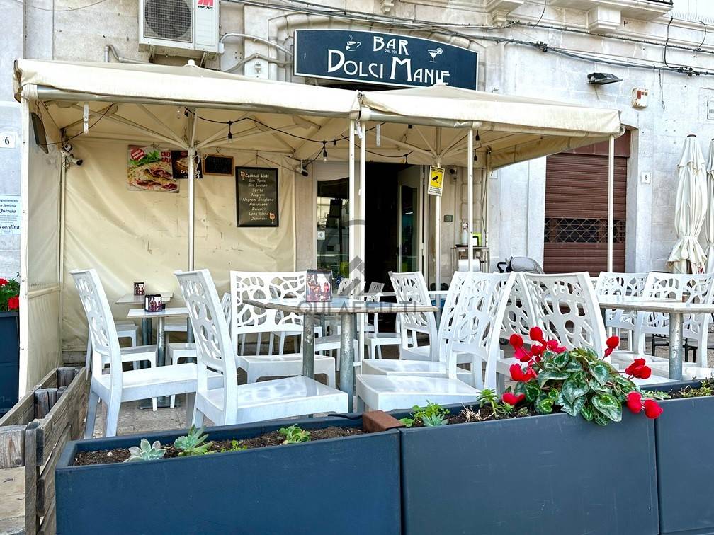 Bar piazza catuma, centro storico, andria