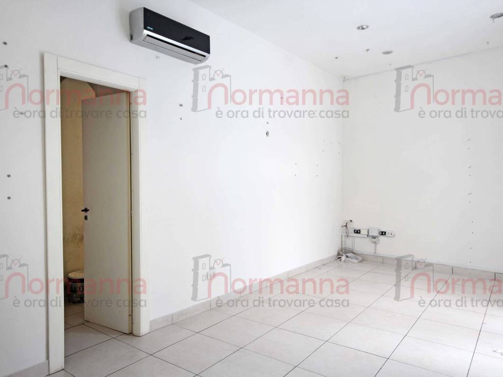 Locale commerciale via Roma, Aversa, Rif. 109636943 Immobiliare.it