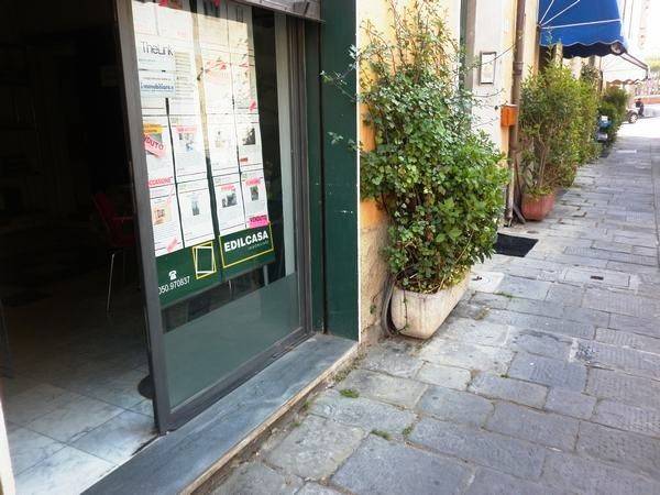 Locale commerciale lungarno mediceo 2, san francesco, pisa