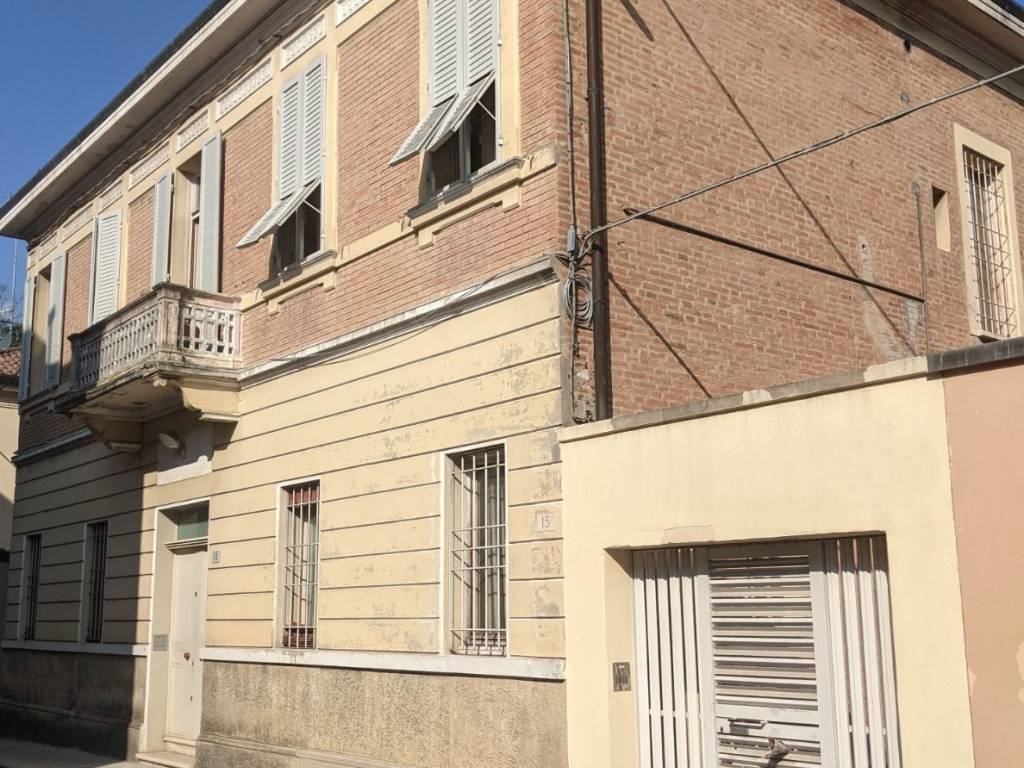 Vente Maison jumel e mitoyenne en via Luigi Borsari Ferrara. Bon