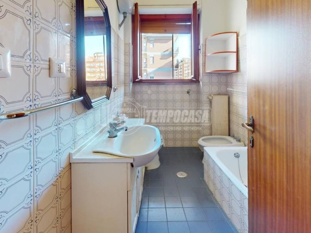 14-Via-Nino-Bixio-Bathroom