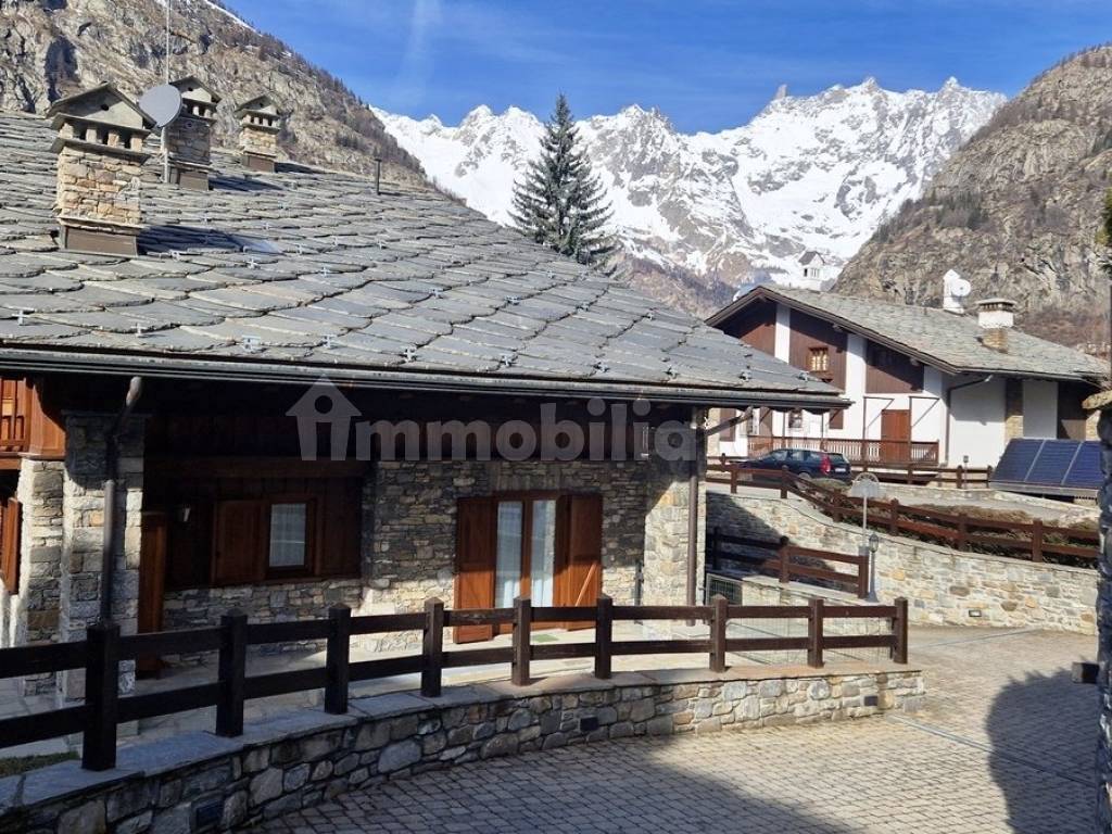 Courmayeur Complesso di 5 appartamenti