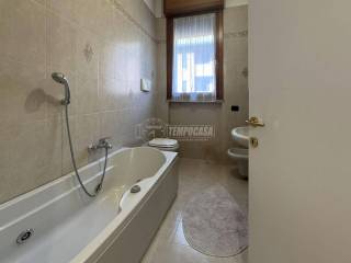 1-bis-Via-Cesare-Battisti-Bathroom