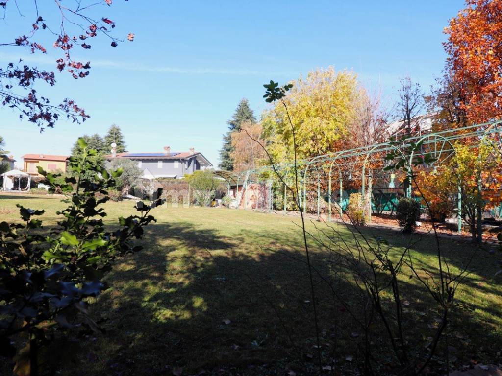 vista passaggio giardino.JPG