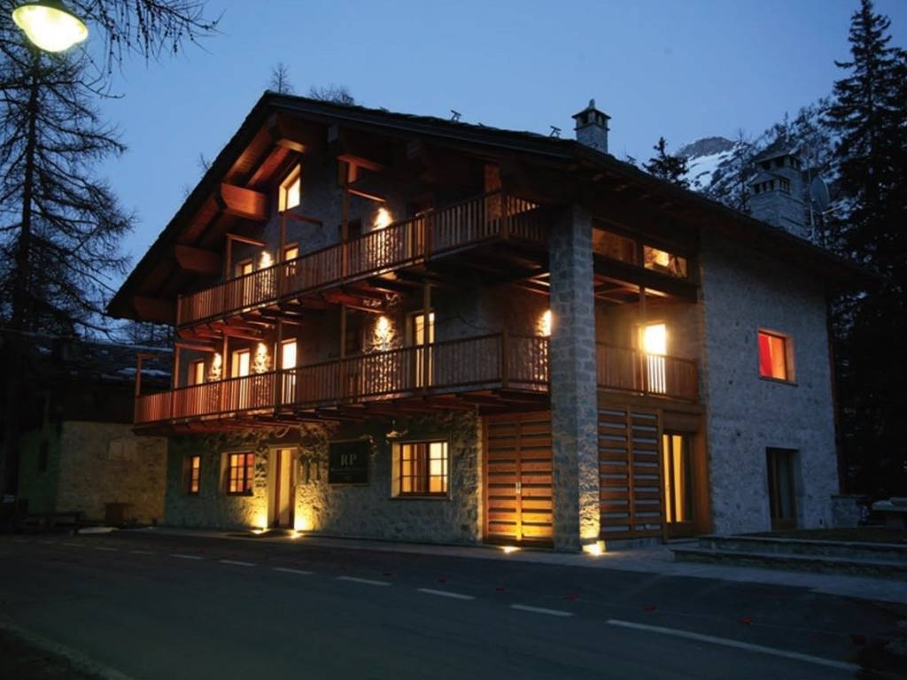 COURMAYEUR TRILOCALE IN CHALET VAL FERRET