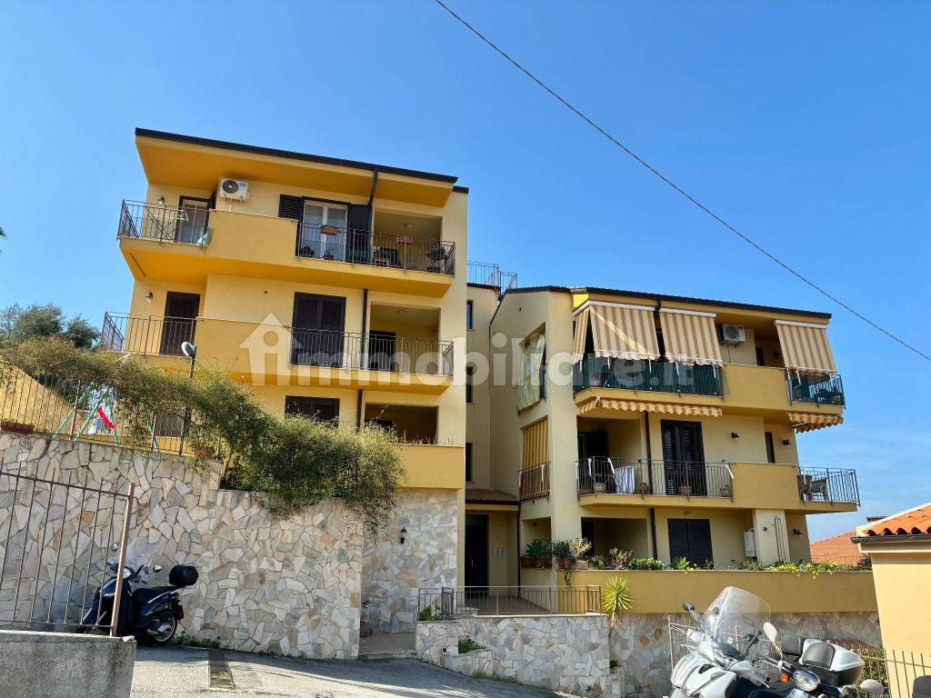 Sale Apartment Cefalù. 3room flat in via B 3 6. New, second floor