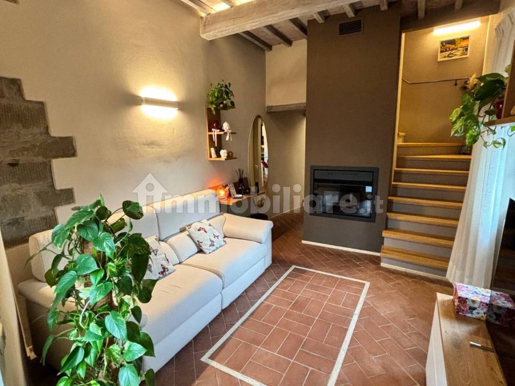 Vendita Appartamento Castelfranco Piandisco. Trilocale in via Roma 65