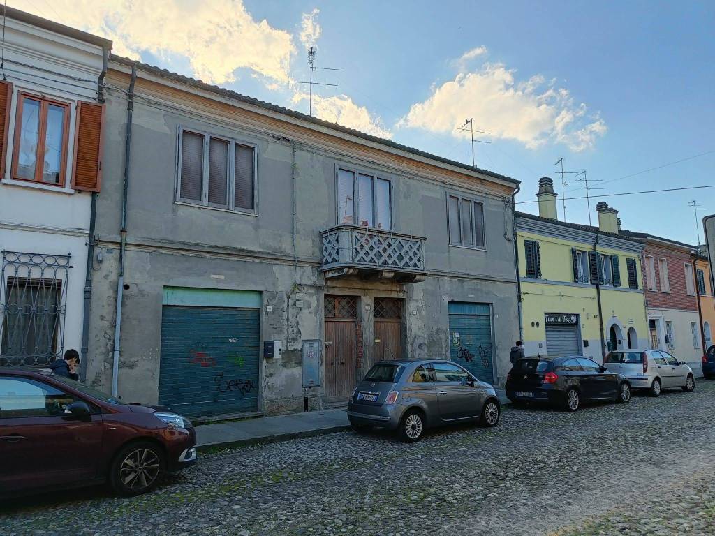 Terratetto unifamiliare corso giuseppe mazzini, comacchio città, comacchio